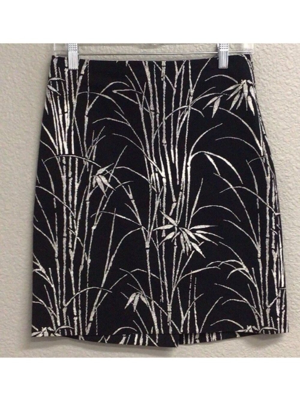Talbots Womens Size 2P Pencil Skirt Black Whitel Bamboo Pattern Cotton Spandex